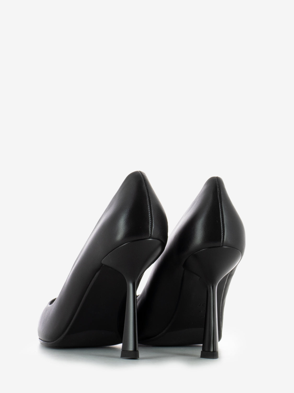 Décolleté in camoscio nero