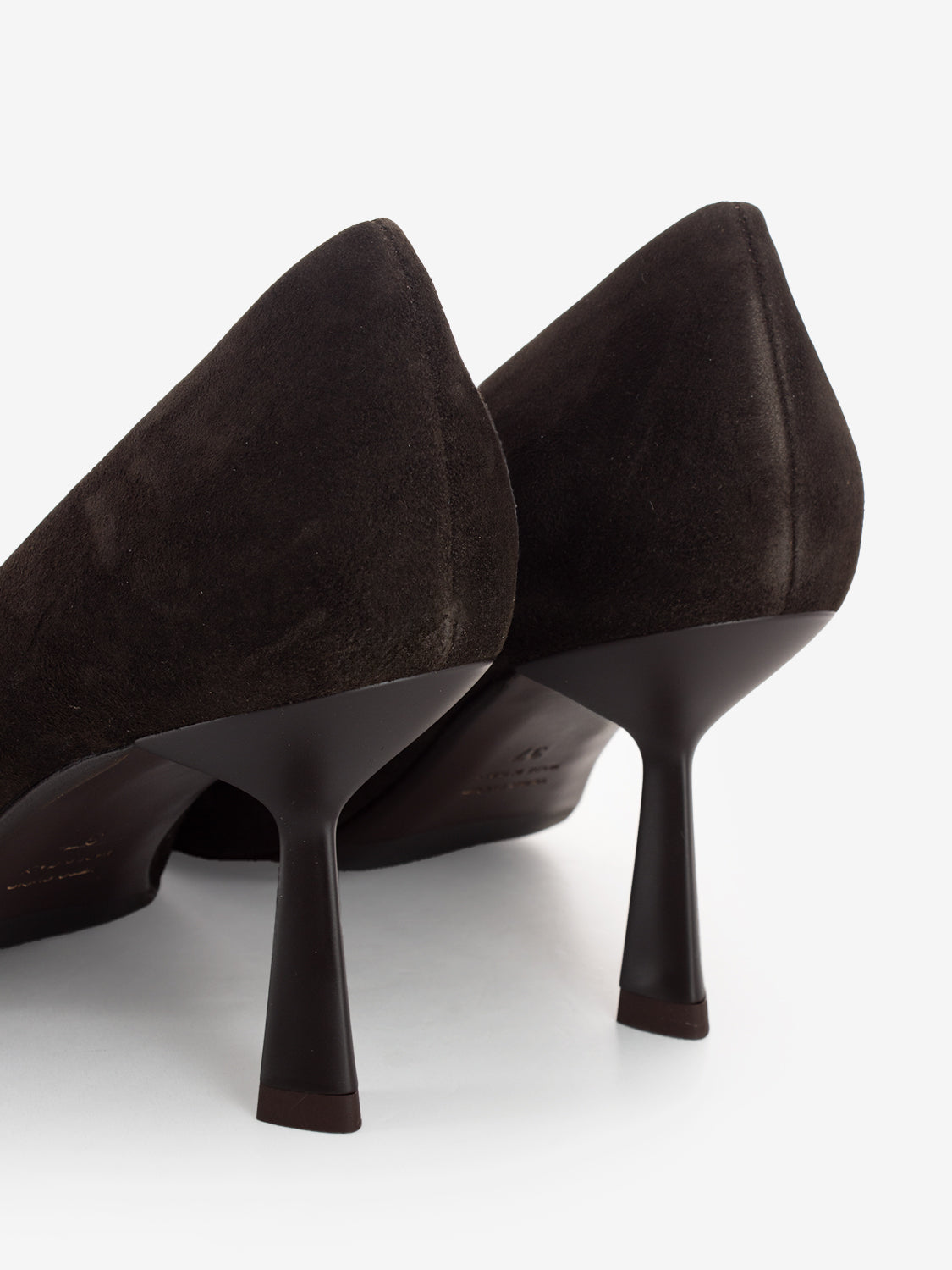 Dècolletè tacco alto a rocchetto camoscio moro