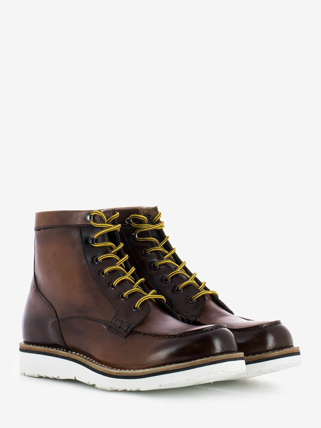 Cognac leather amphibians