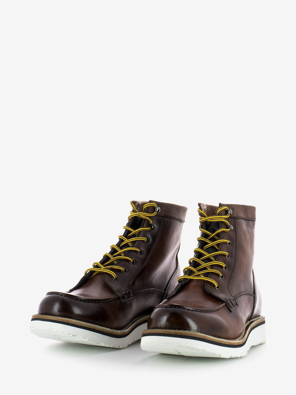 Cognac leather amphibians