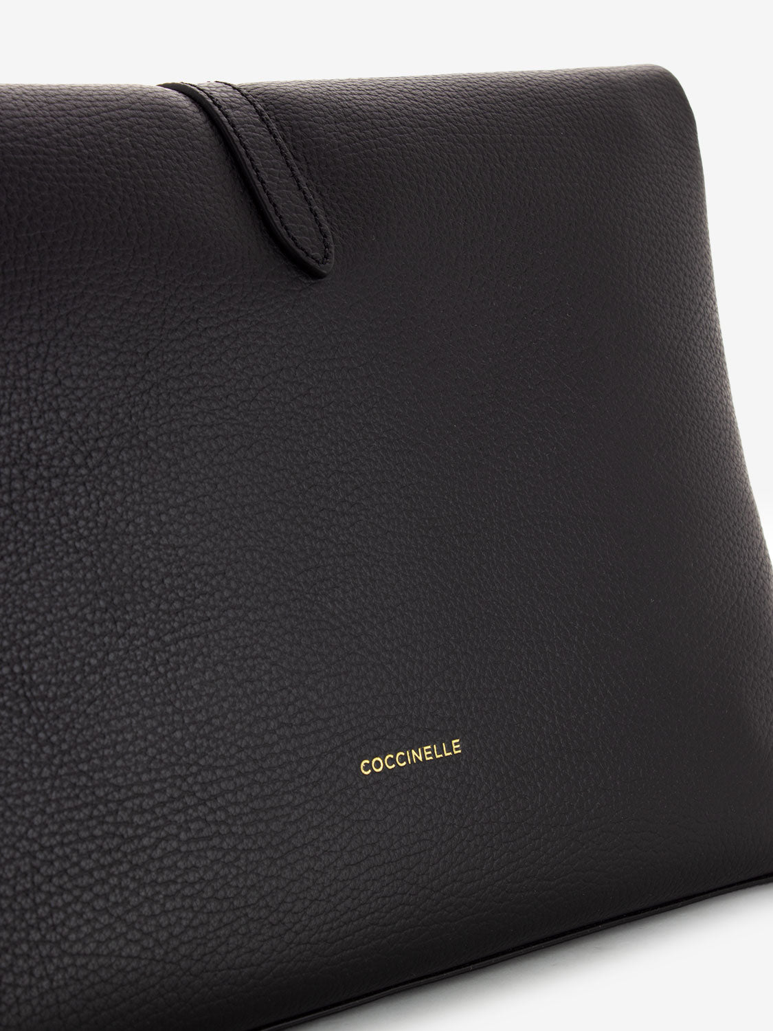 Borsa a tracolla in pelle martellata nera