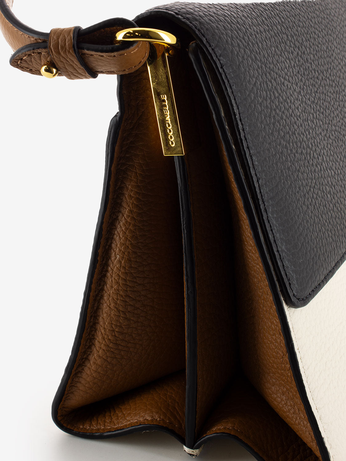 Handbag Grained in pelle nera / bianca / beige