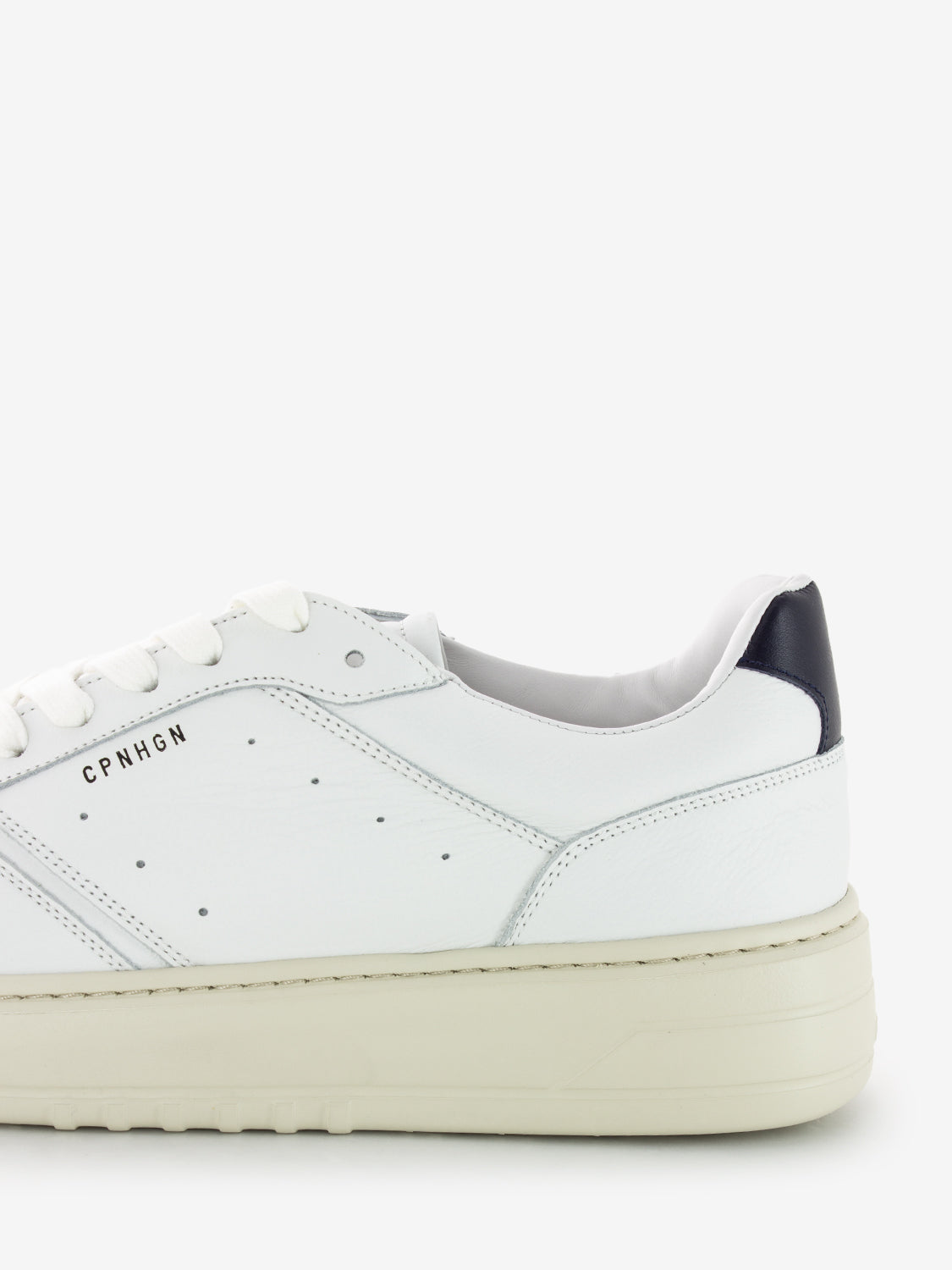 1M Calf White / Navy Sneaker