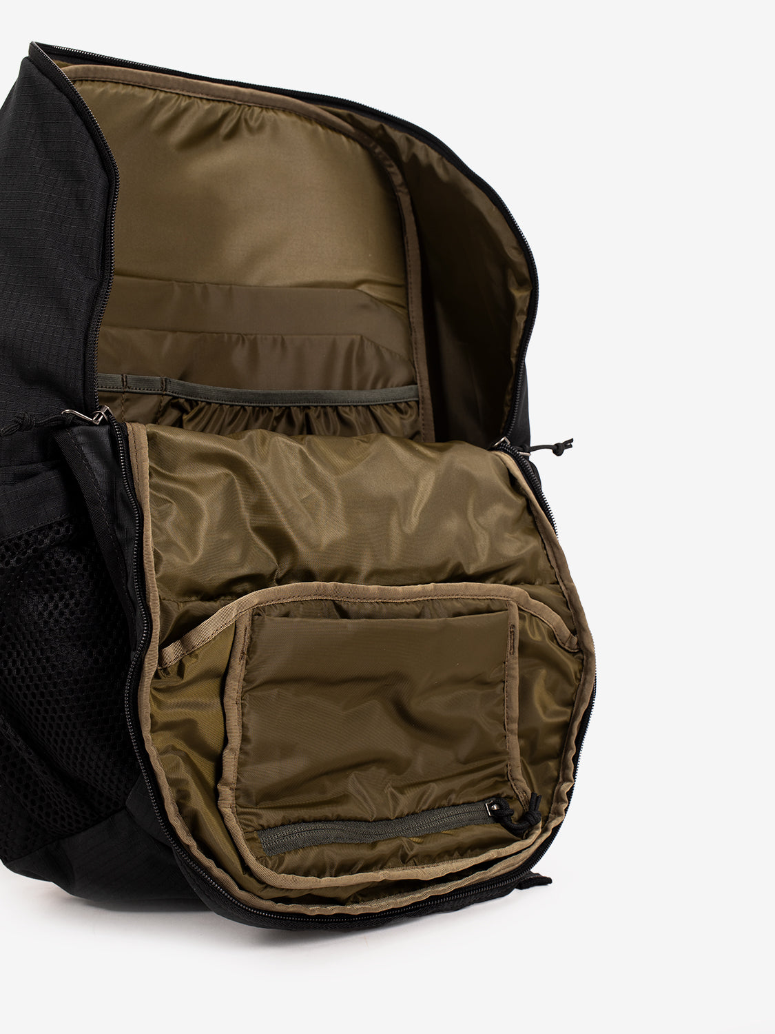 Clase 28L daypack black