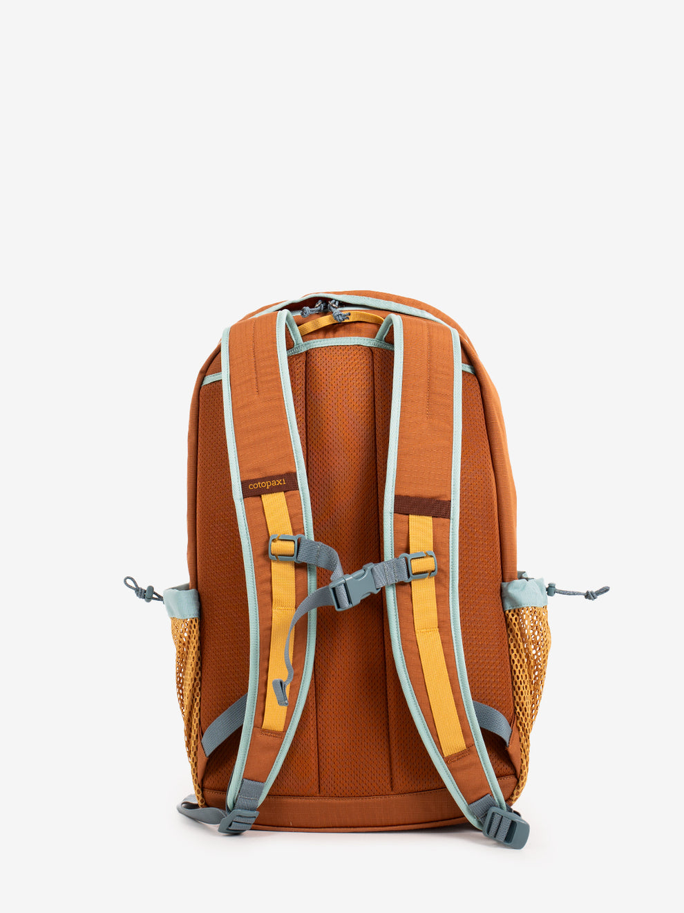 Clase 28L daypack whiskey