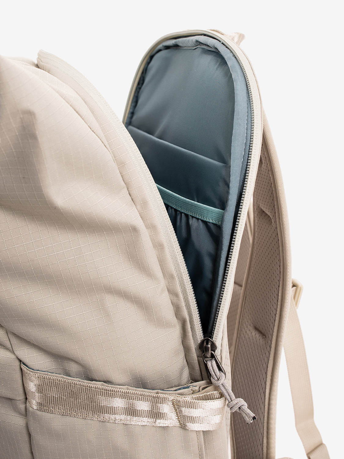 Consuelo 22L daypack mineral