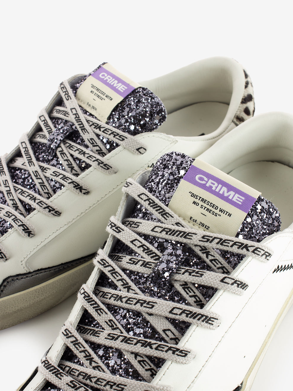 Sneakers distressed white