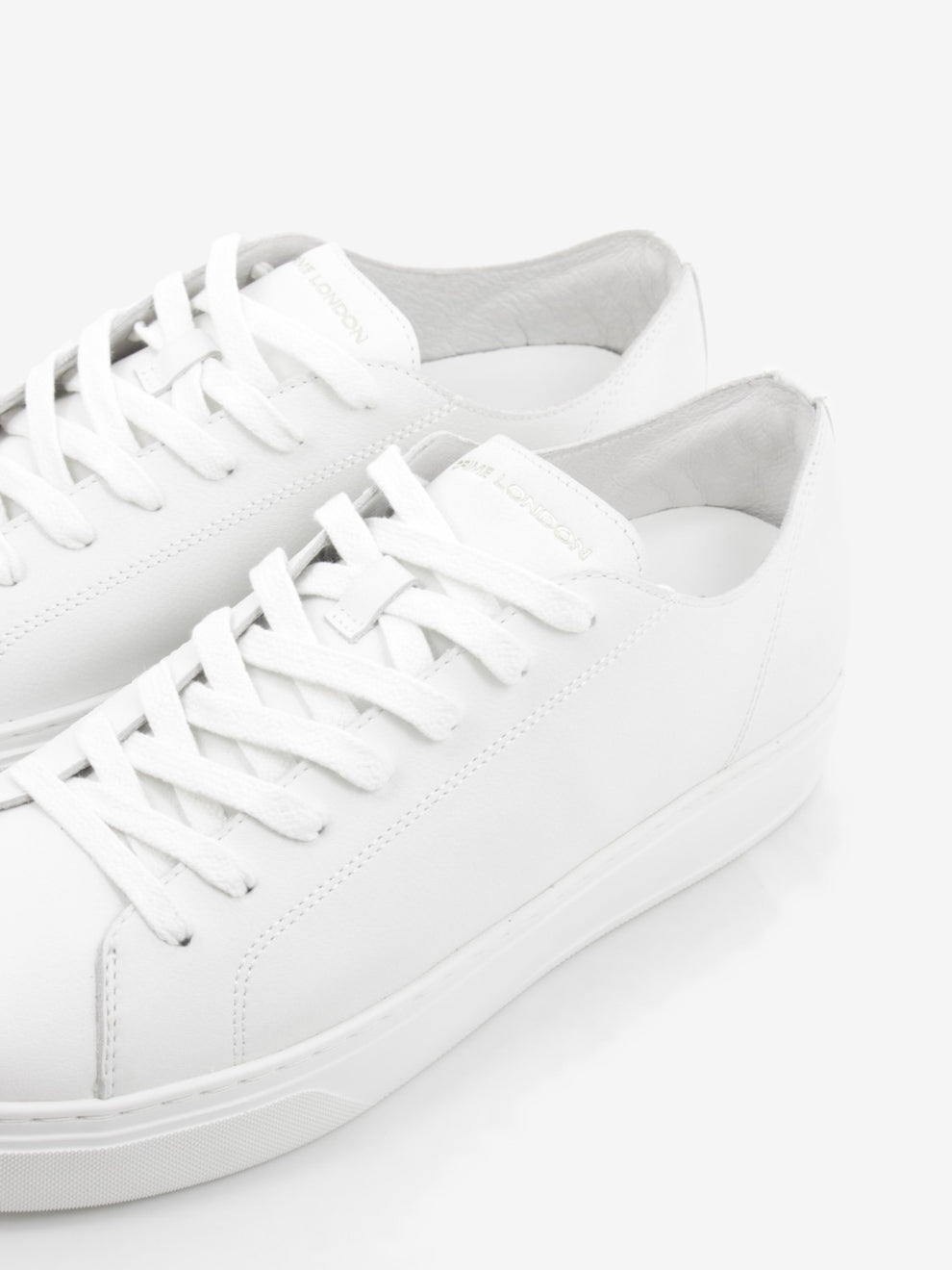Sneakers Raw Cut white