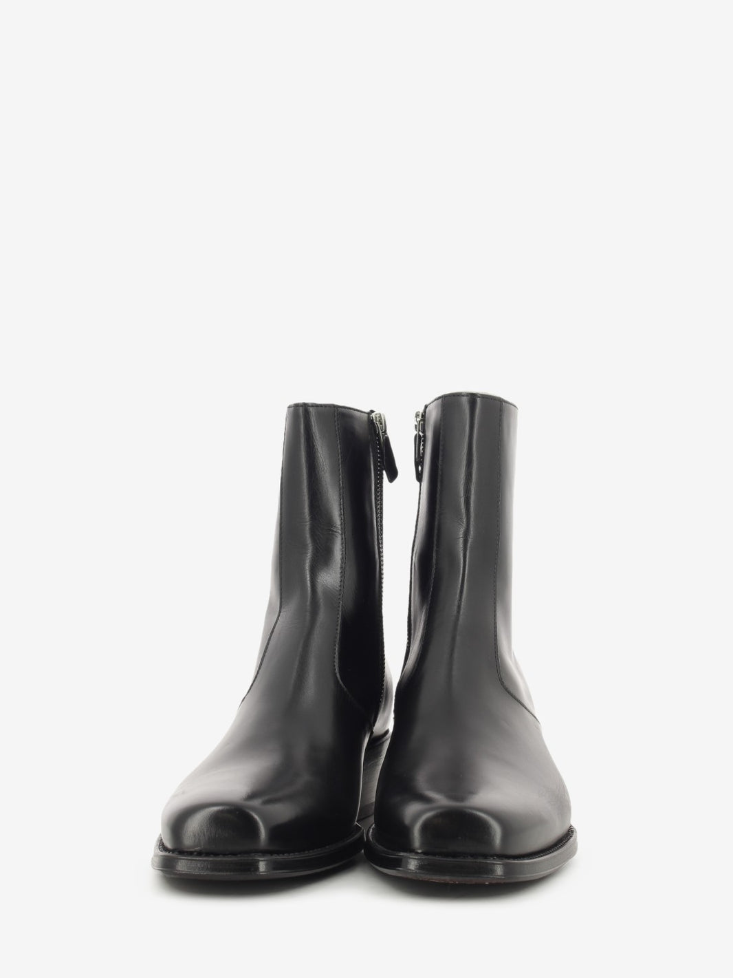 Black leather ankle boot with zip