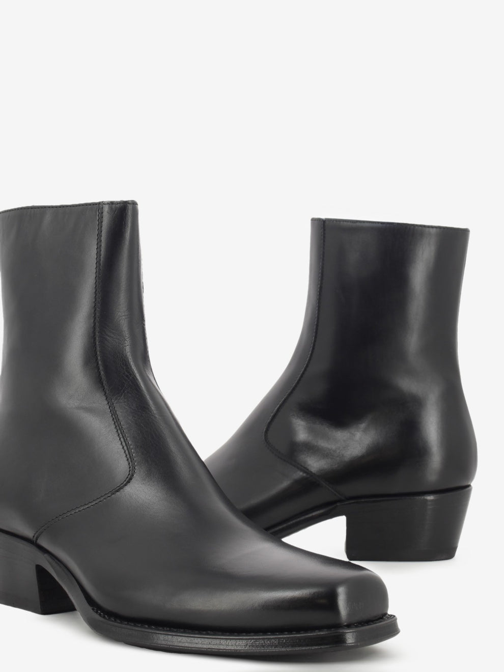 Tronchetto con zip in pelle nero