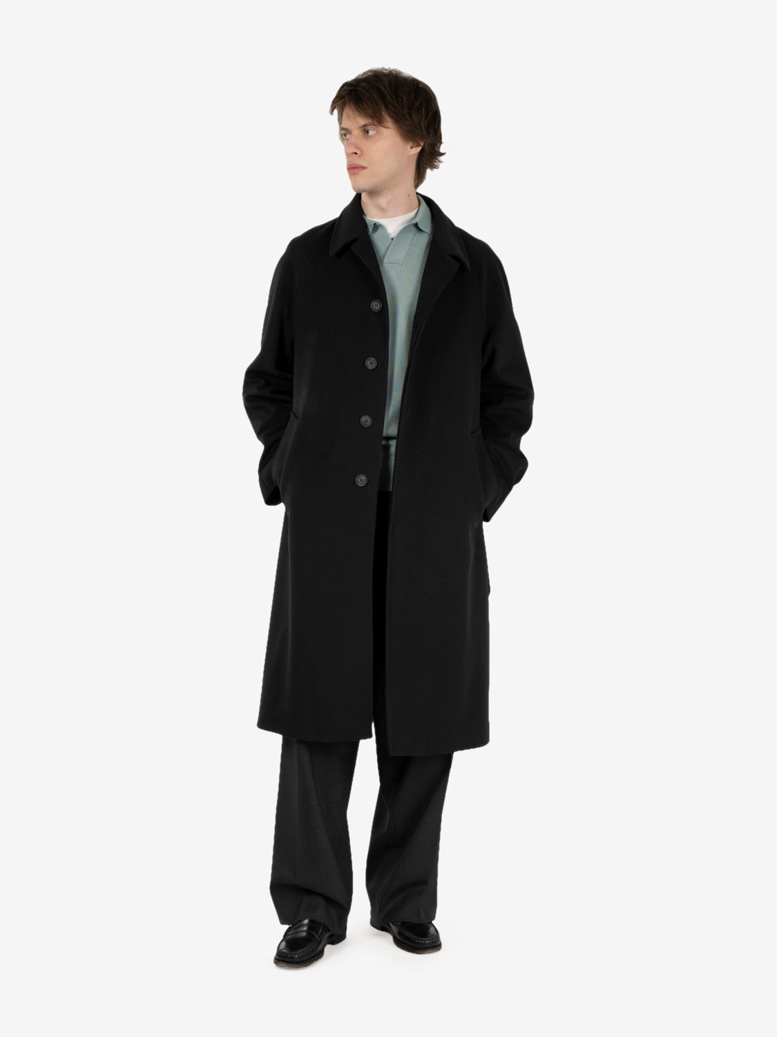Arthur coat with raglan shoulders black
