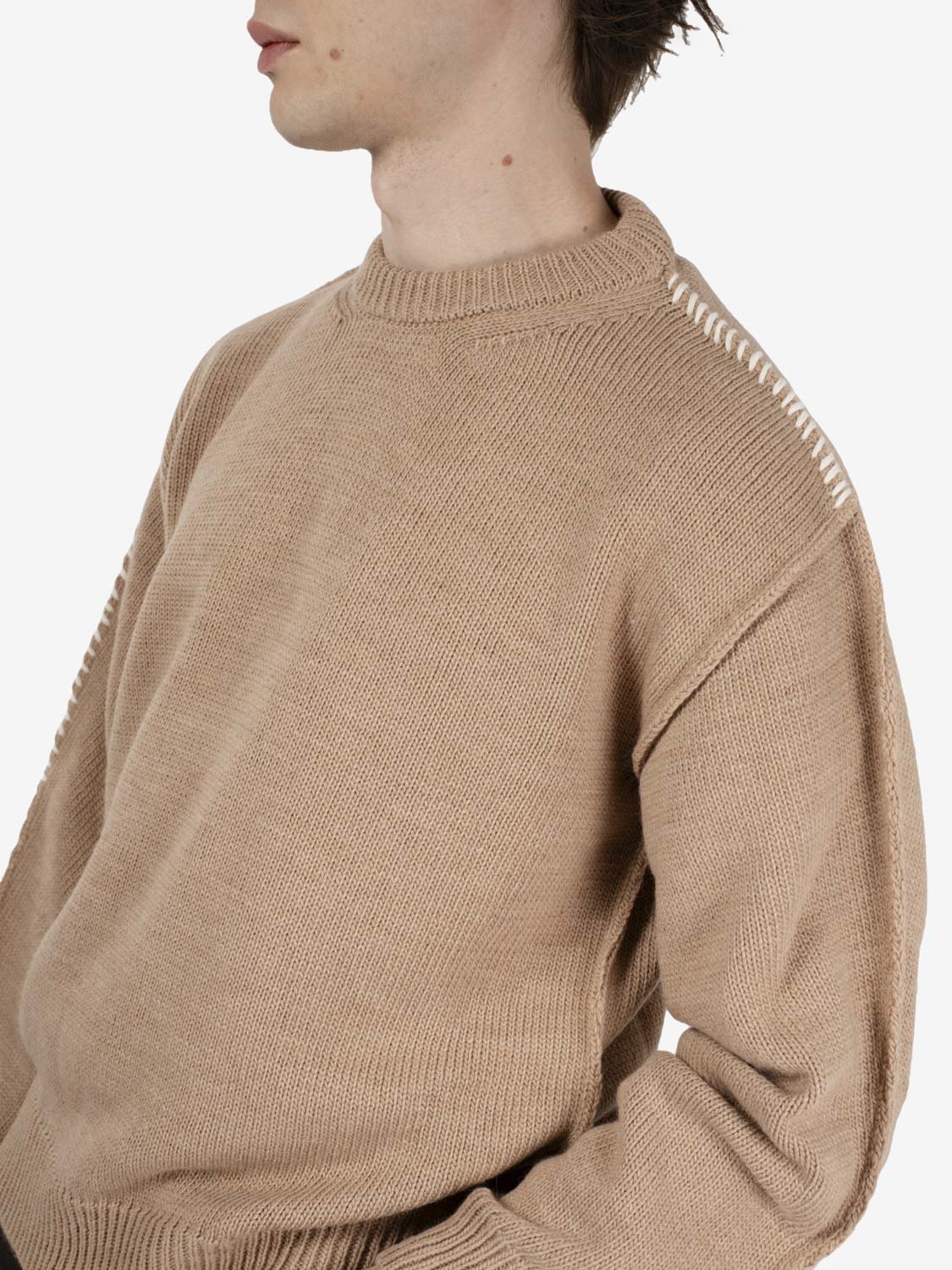 Hotaka contrast stitch crewneck beige
