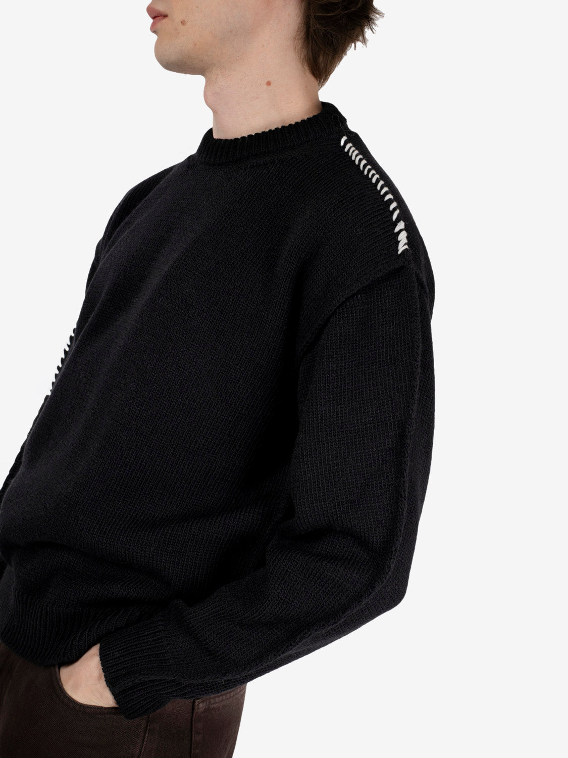 Hotaka contrast stitch crewneck black