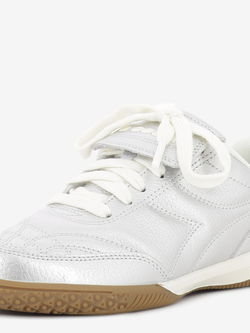 Gold indoor metallic silver