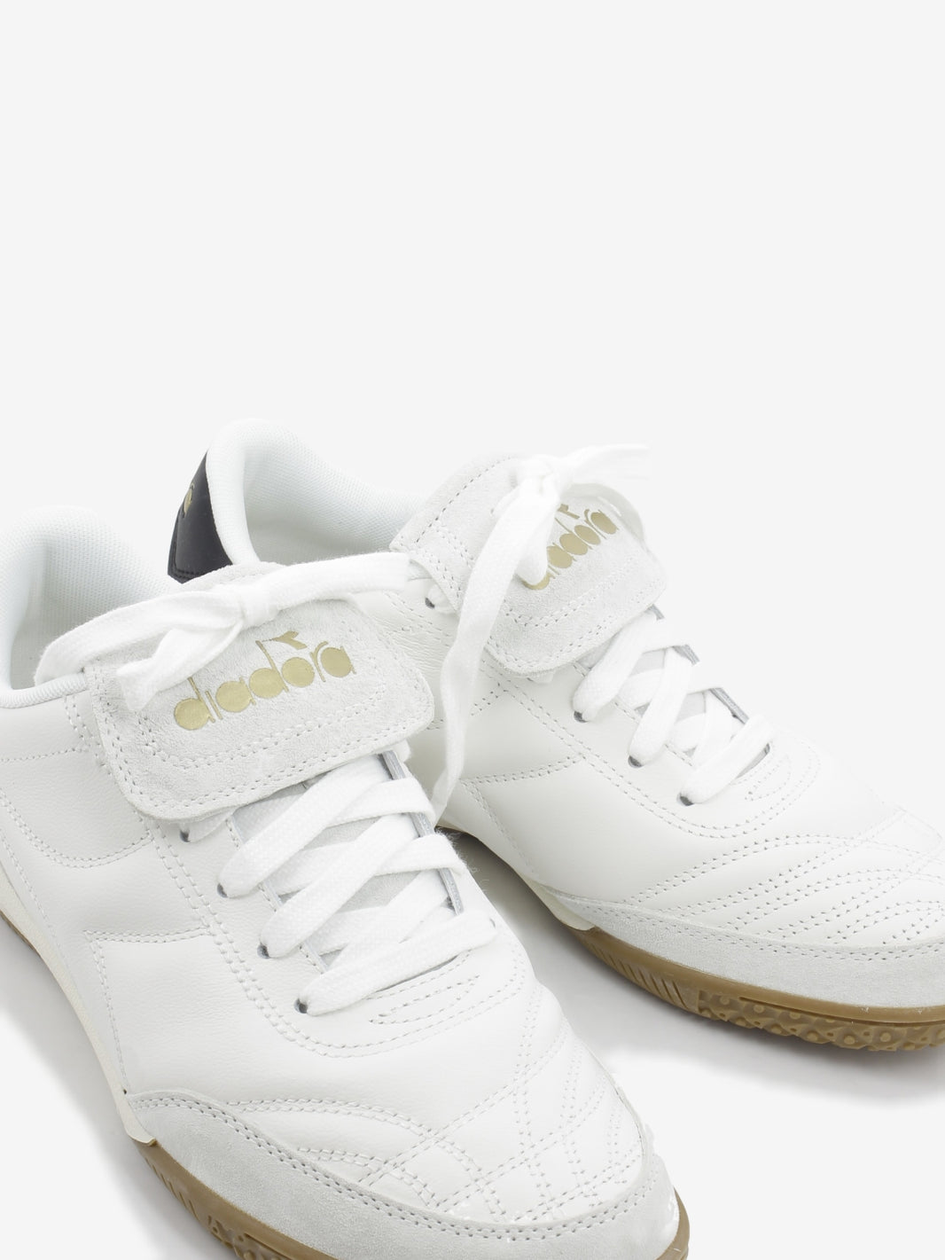 Sneakers gold indoor black / white