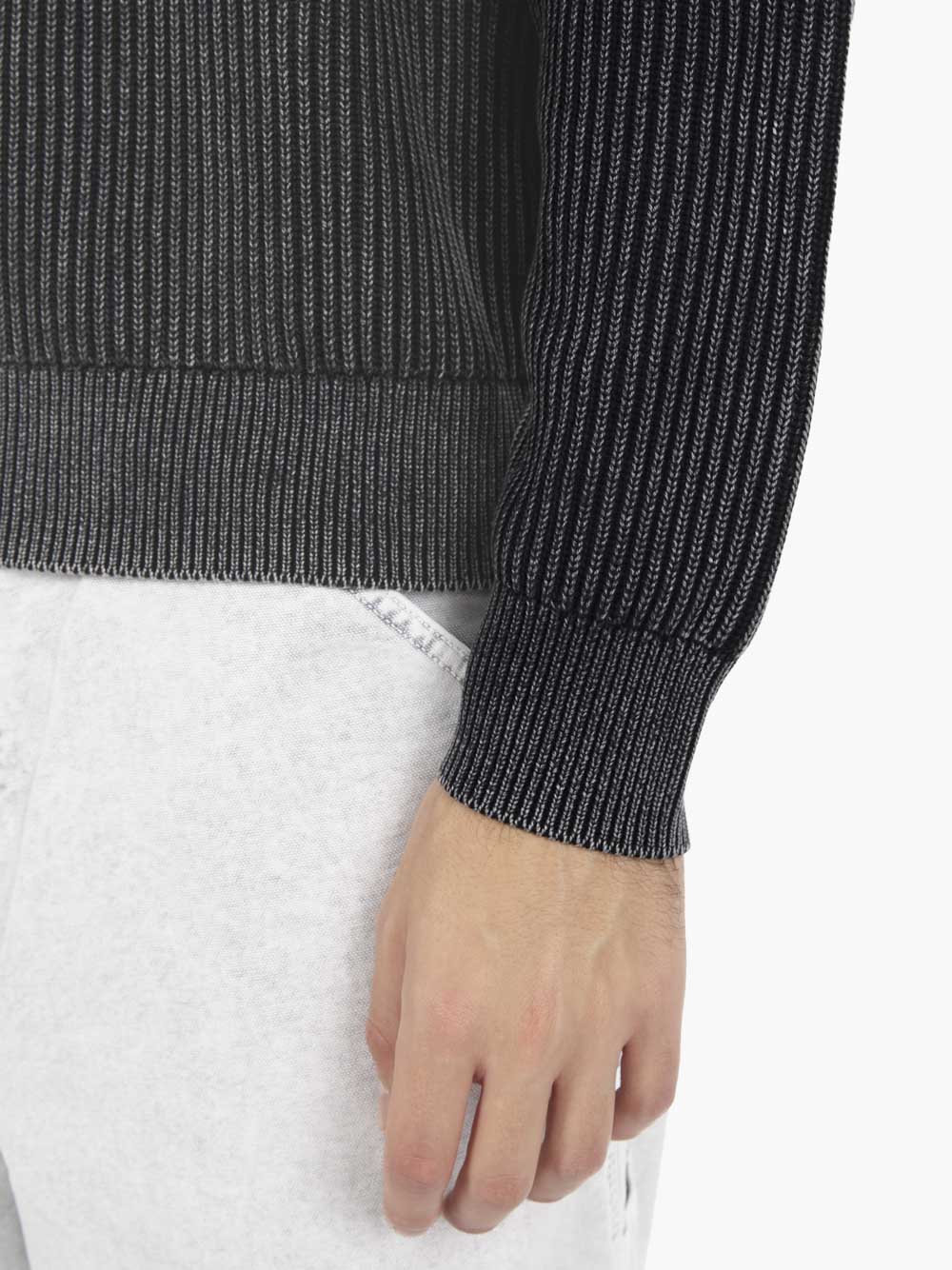 Crew Neck acid wash black