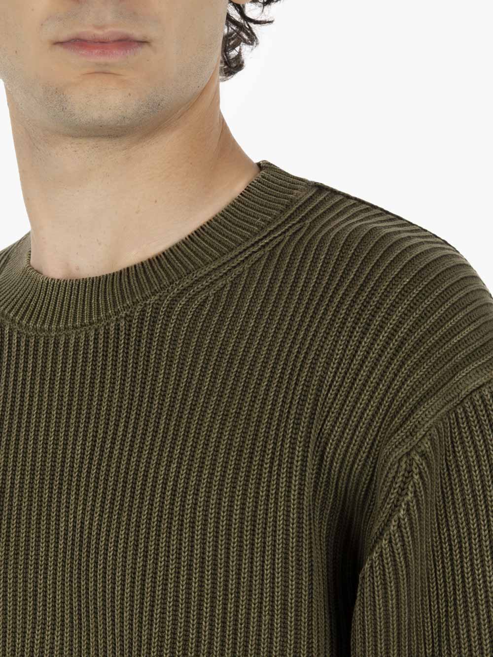 Crew Neck acid wash dark green