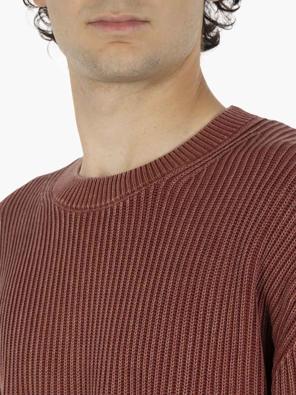 Crew Neck acid wash red