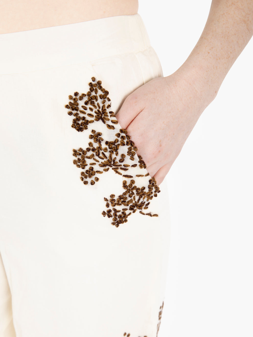 Pacoro trousers with white / dark brown embroidery