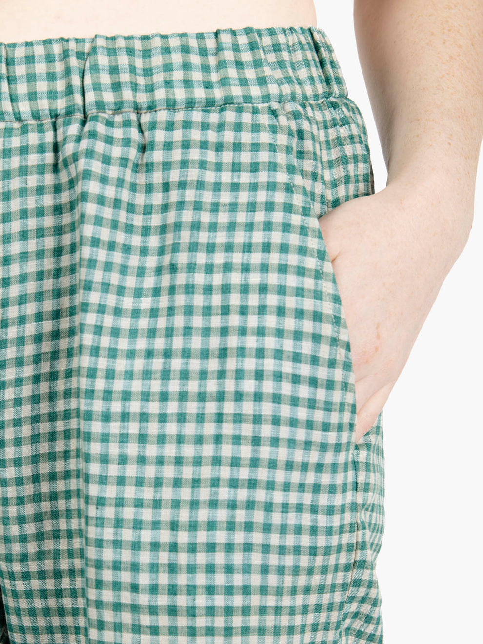 Green/white gingham trousers