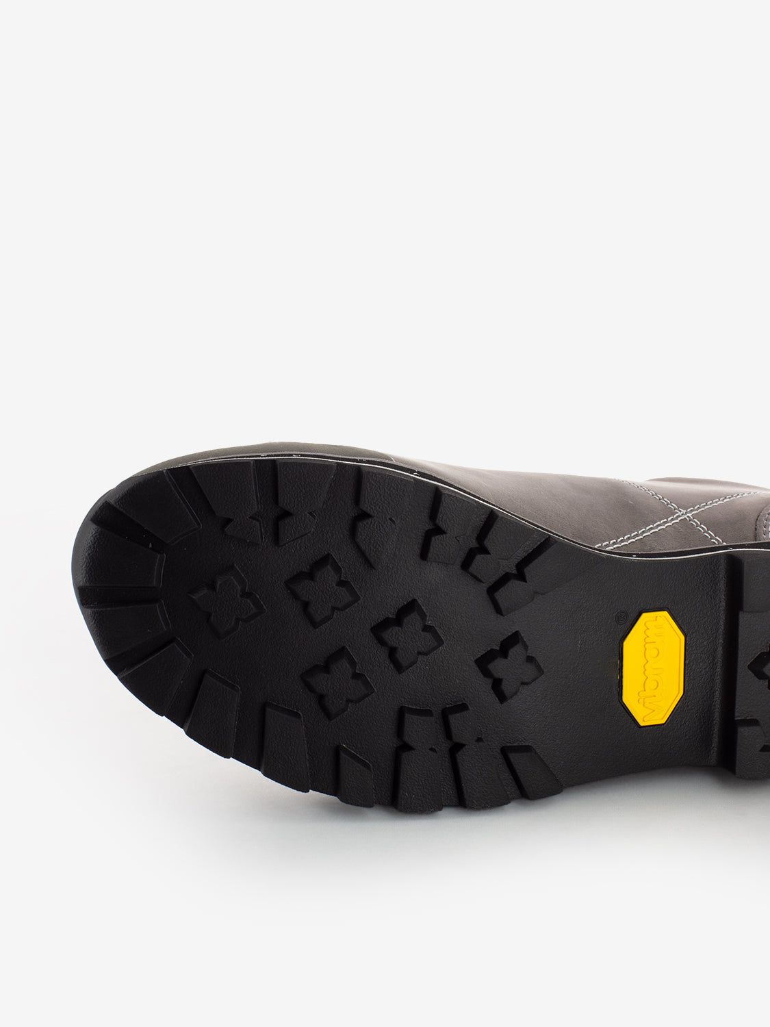 Shoe 54 Mid FG Evo Gunmetal grey / black