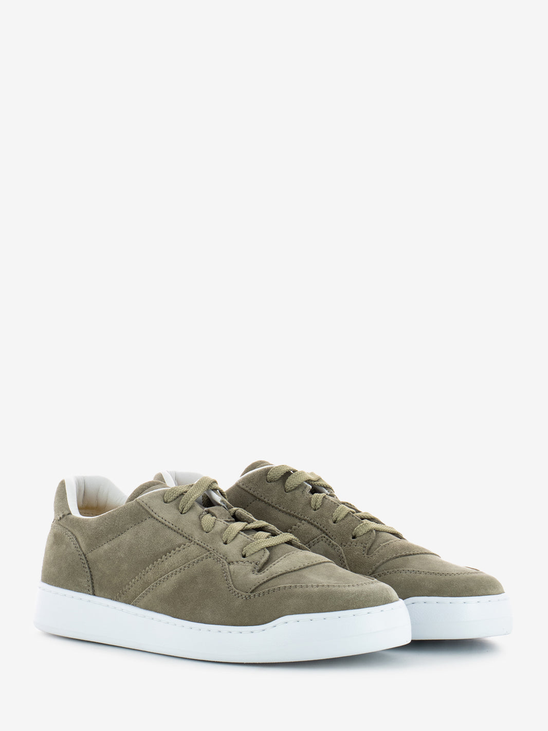 Wash nut sneaker with white sole