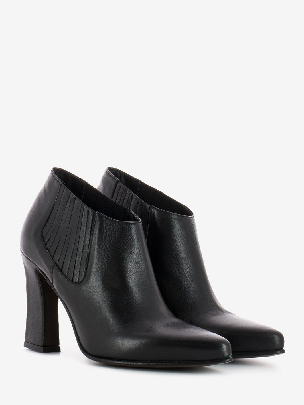 Tronchetti bassi con tacco in pelle nero
