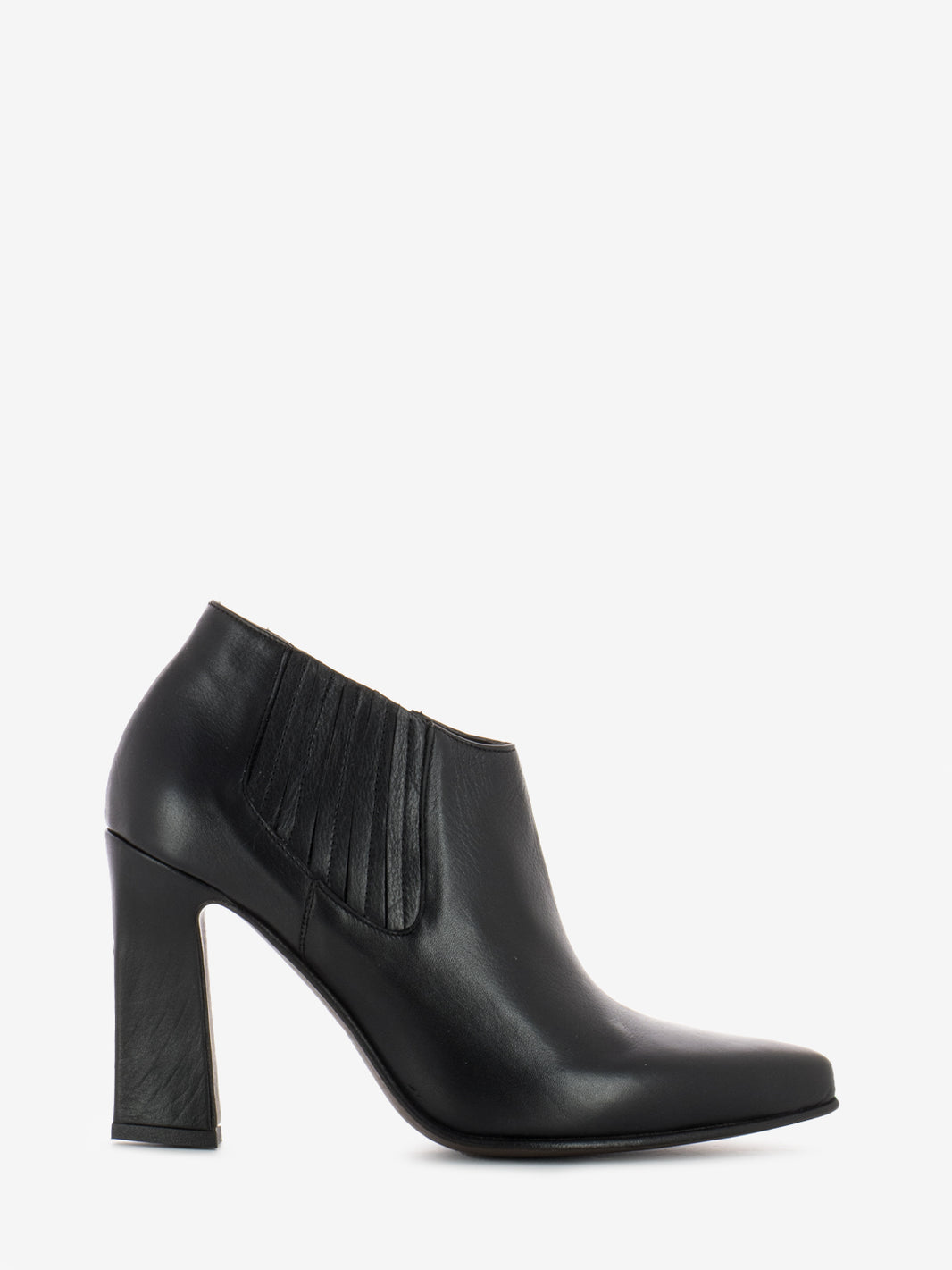 Tronchetti bassi con tacco in pelle nero
