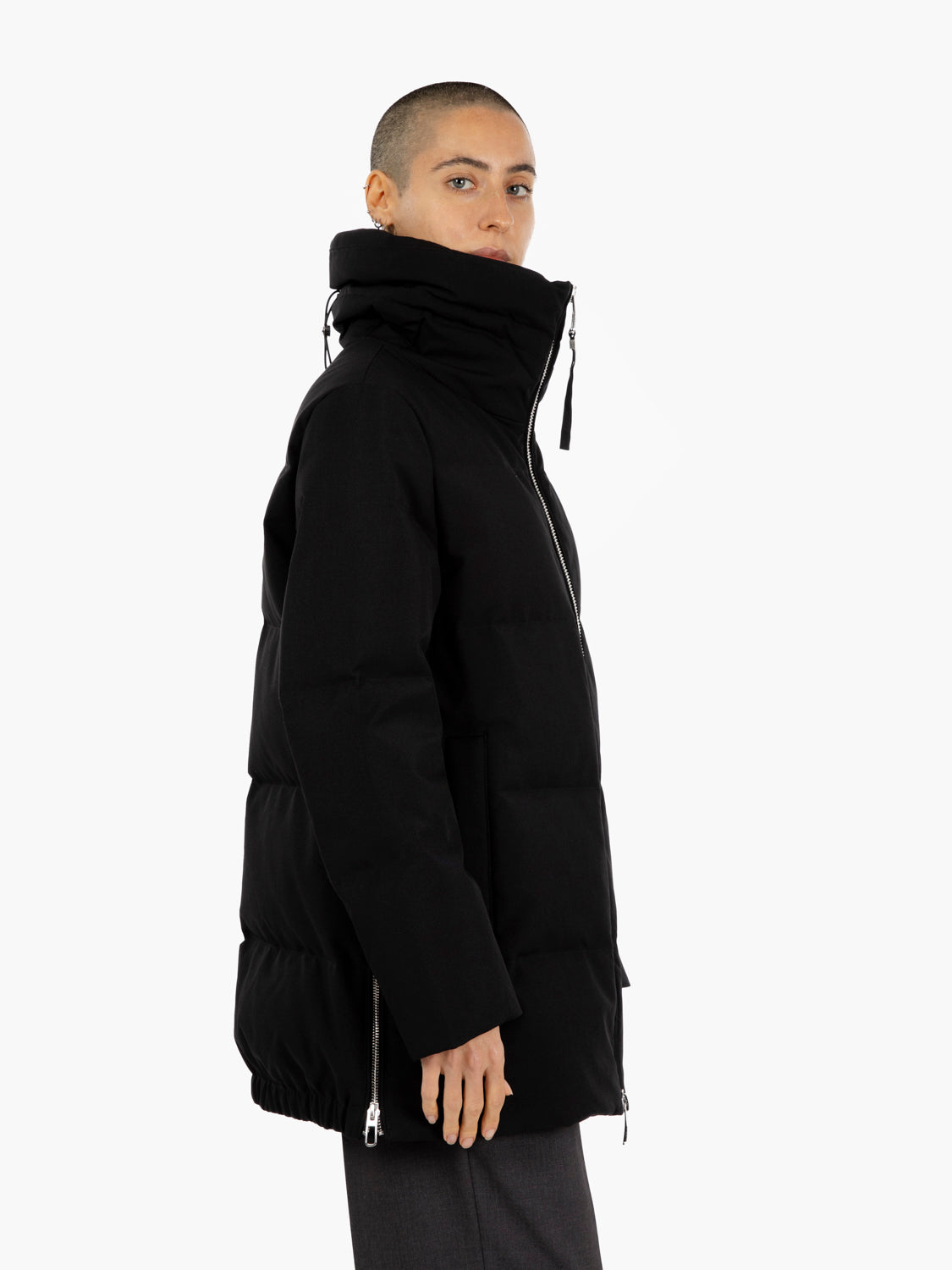 Melody down jacket with black high collar