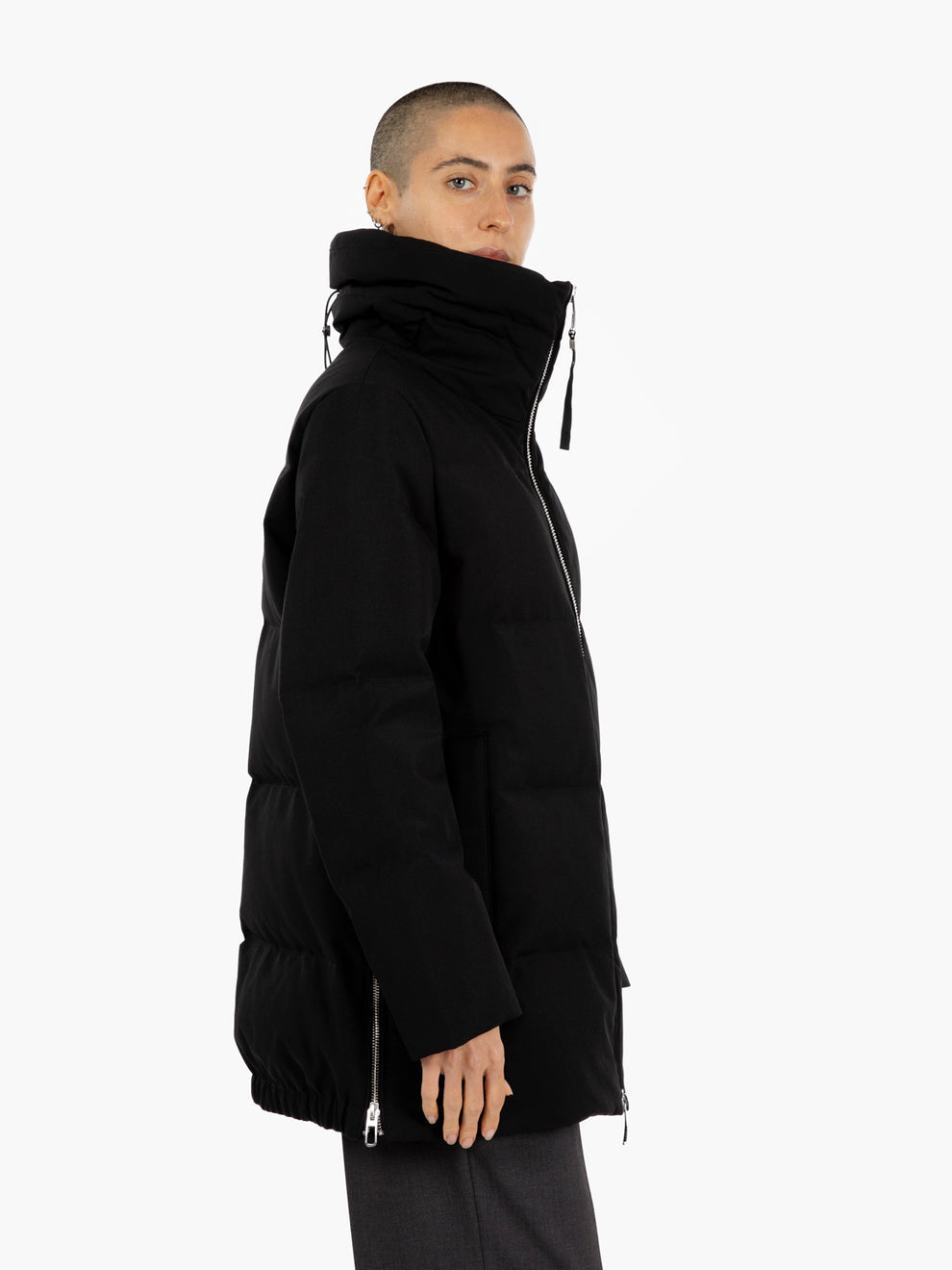 Melody down jacket with black high collar