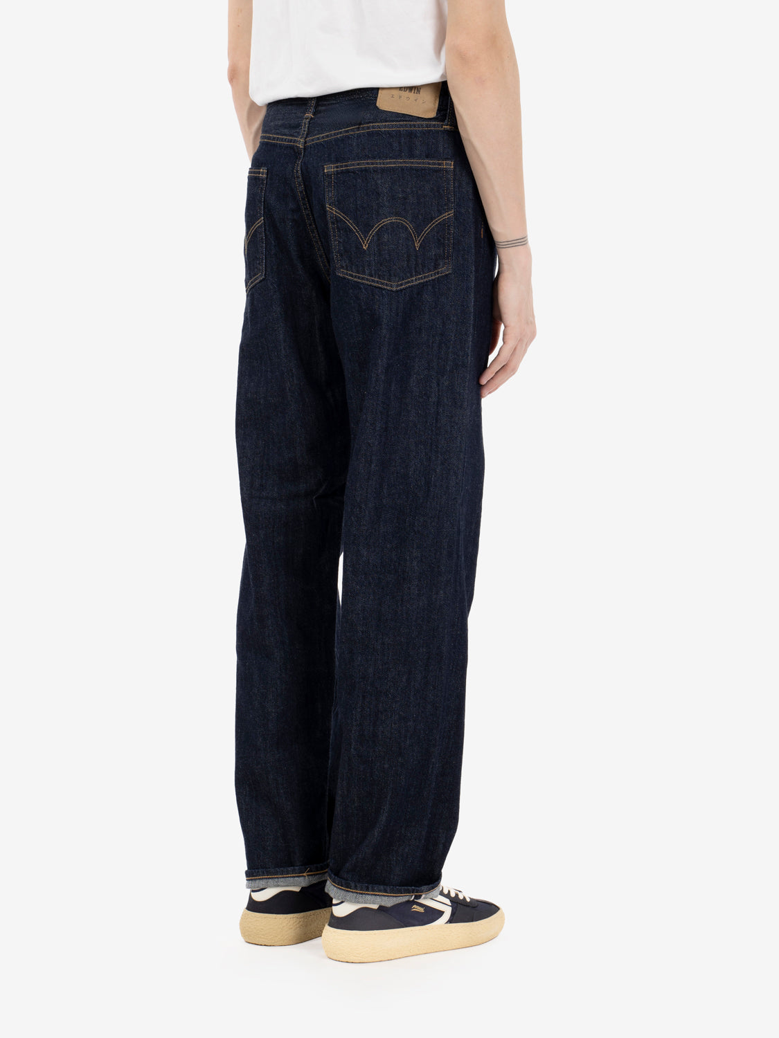 Loose fit rinsed blue jeans