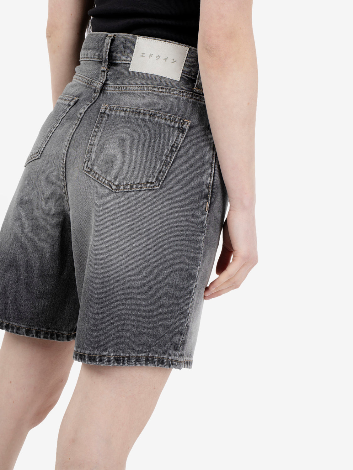 W' Cleo short moonstone wash