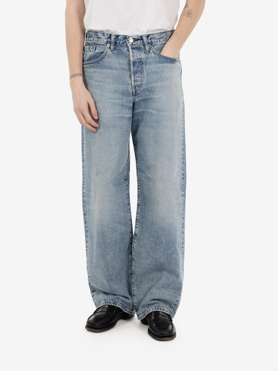 Wide jeans in light used selvedge cotton