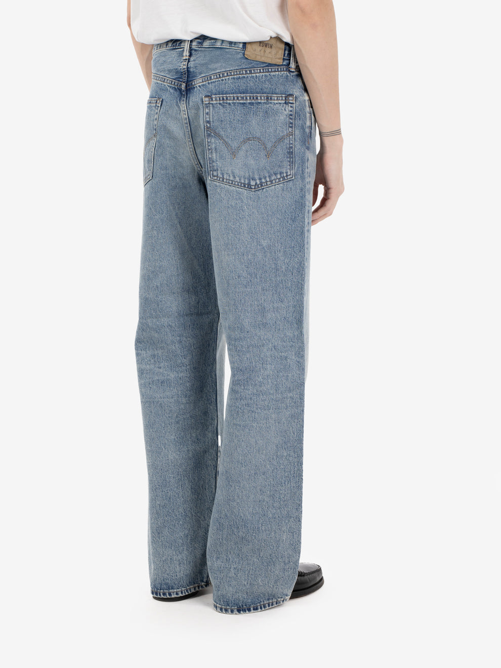 Wide jeans in light used selvedge cotton