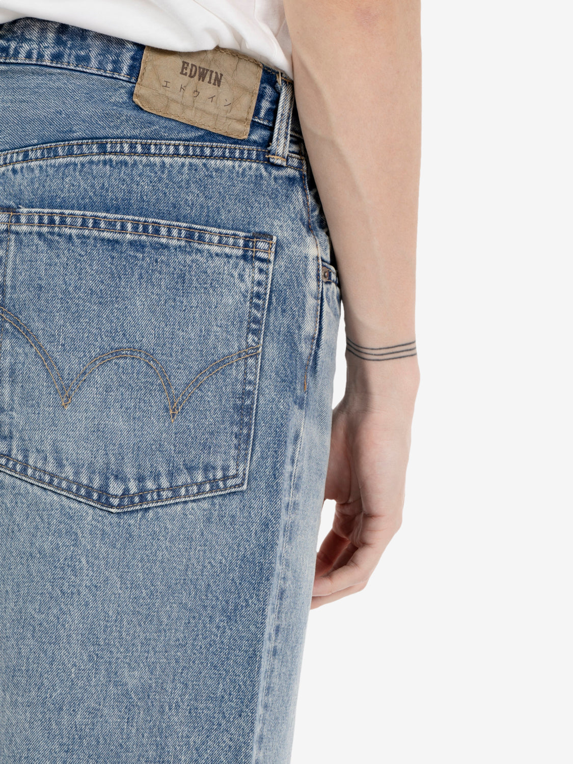 Wide jeans in light used selvedge cotton