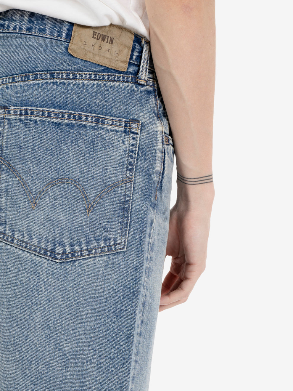 Wide jeans in light used selvedge cotton