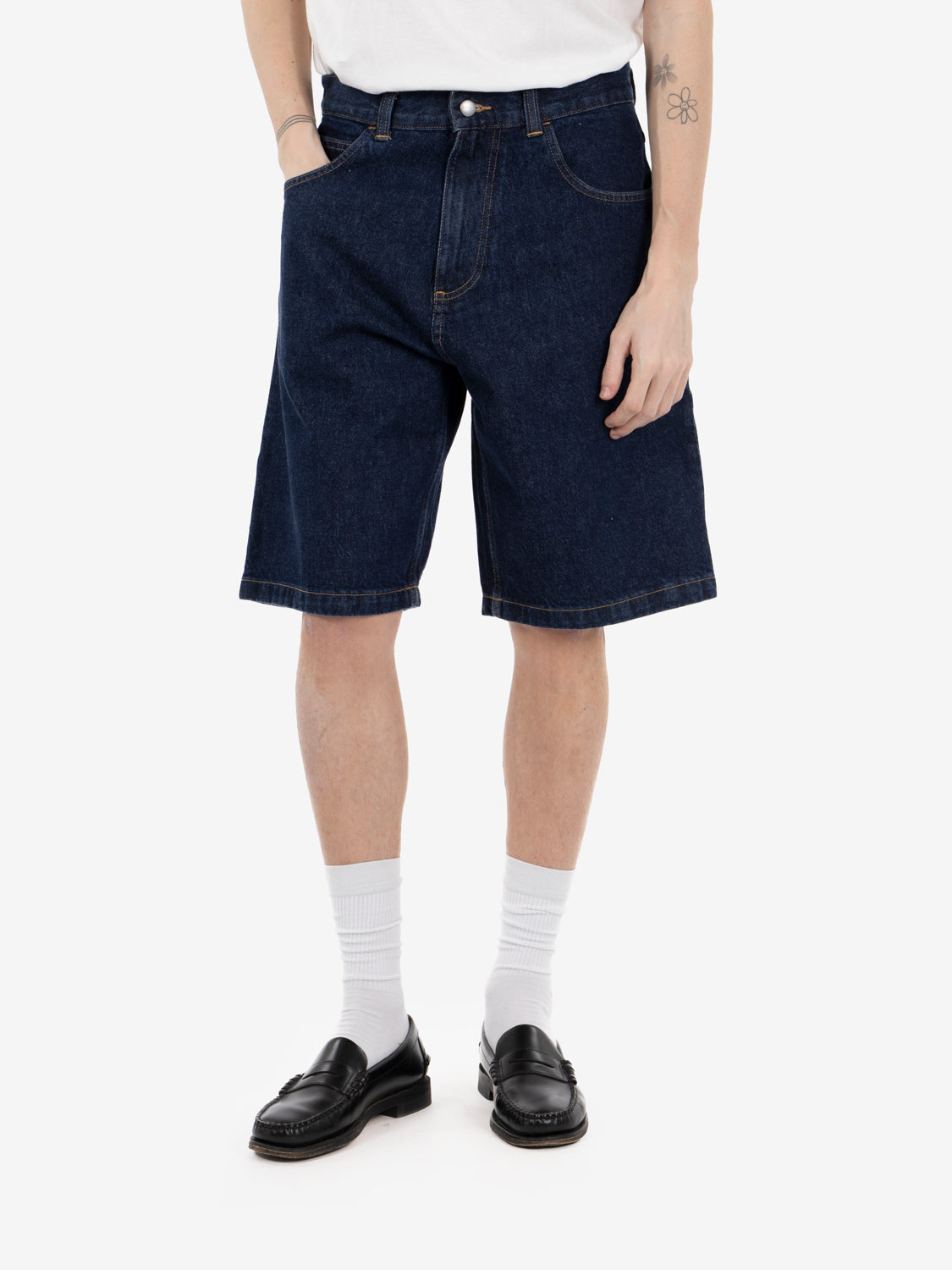 Worker short dark marble wash
