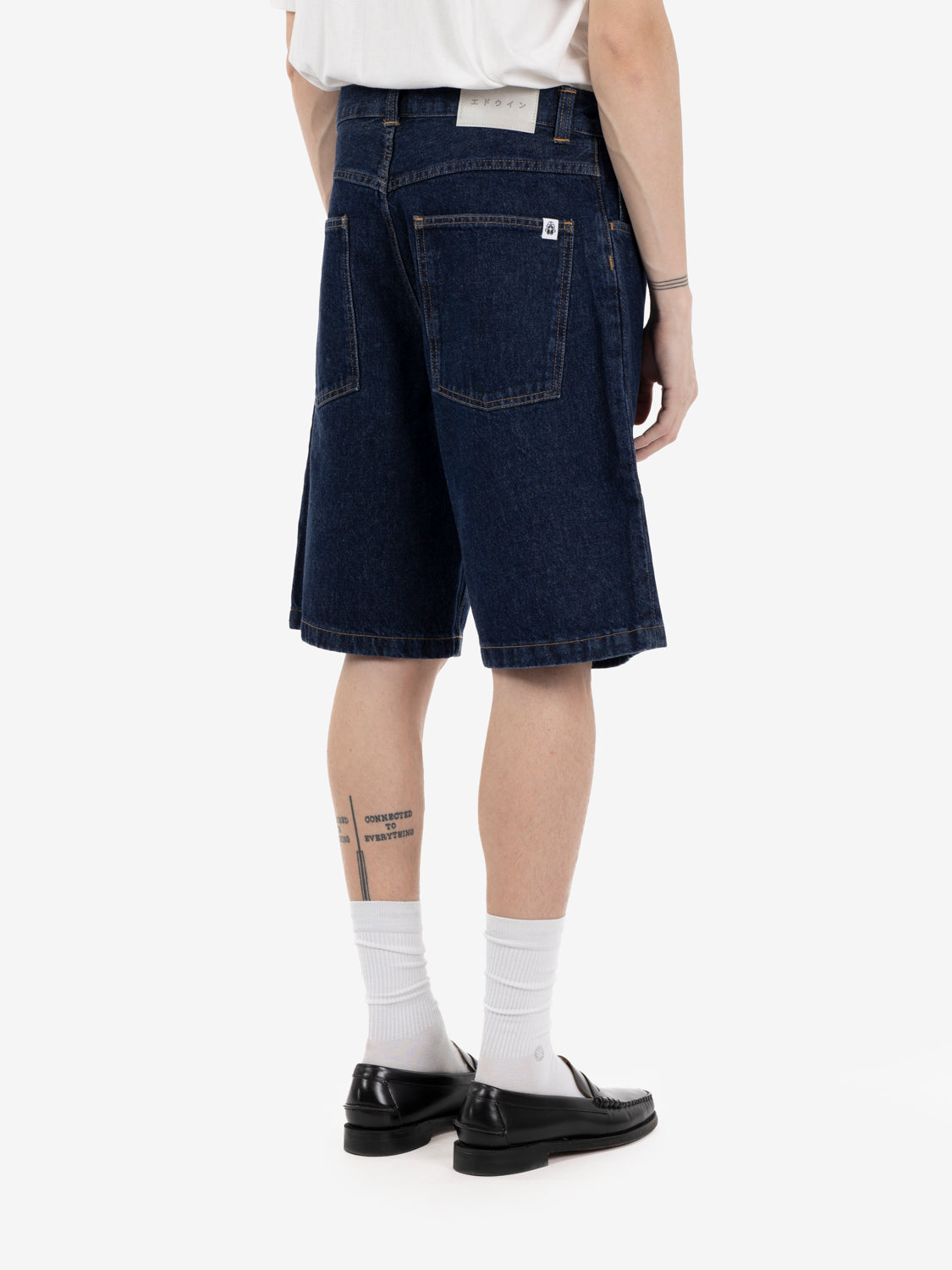 Worker short dark marble wash