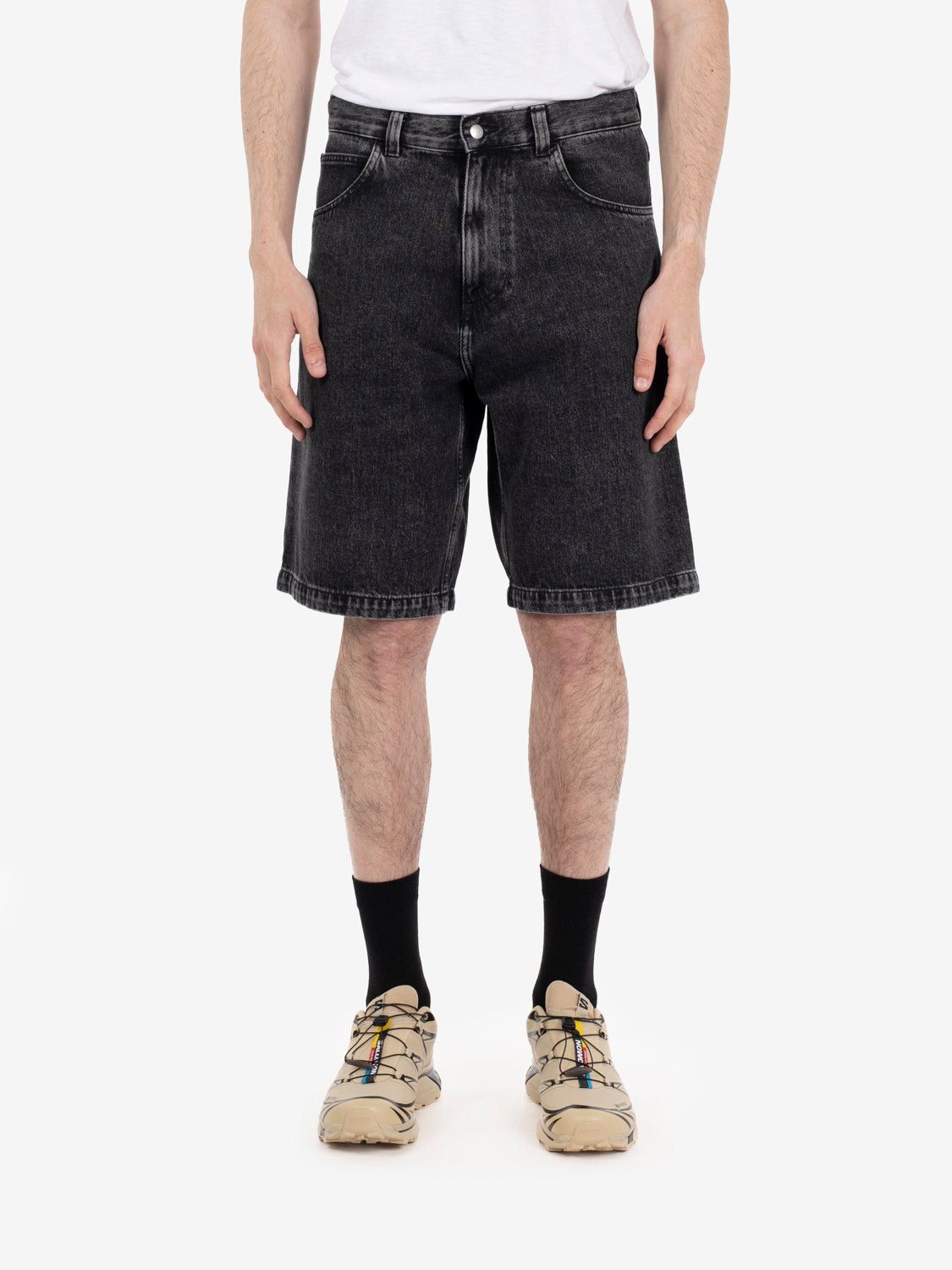 Worker short, matte wash