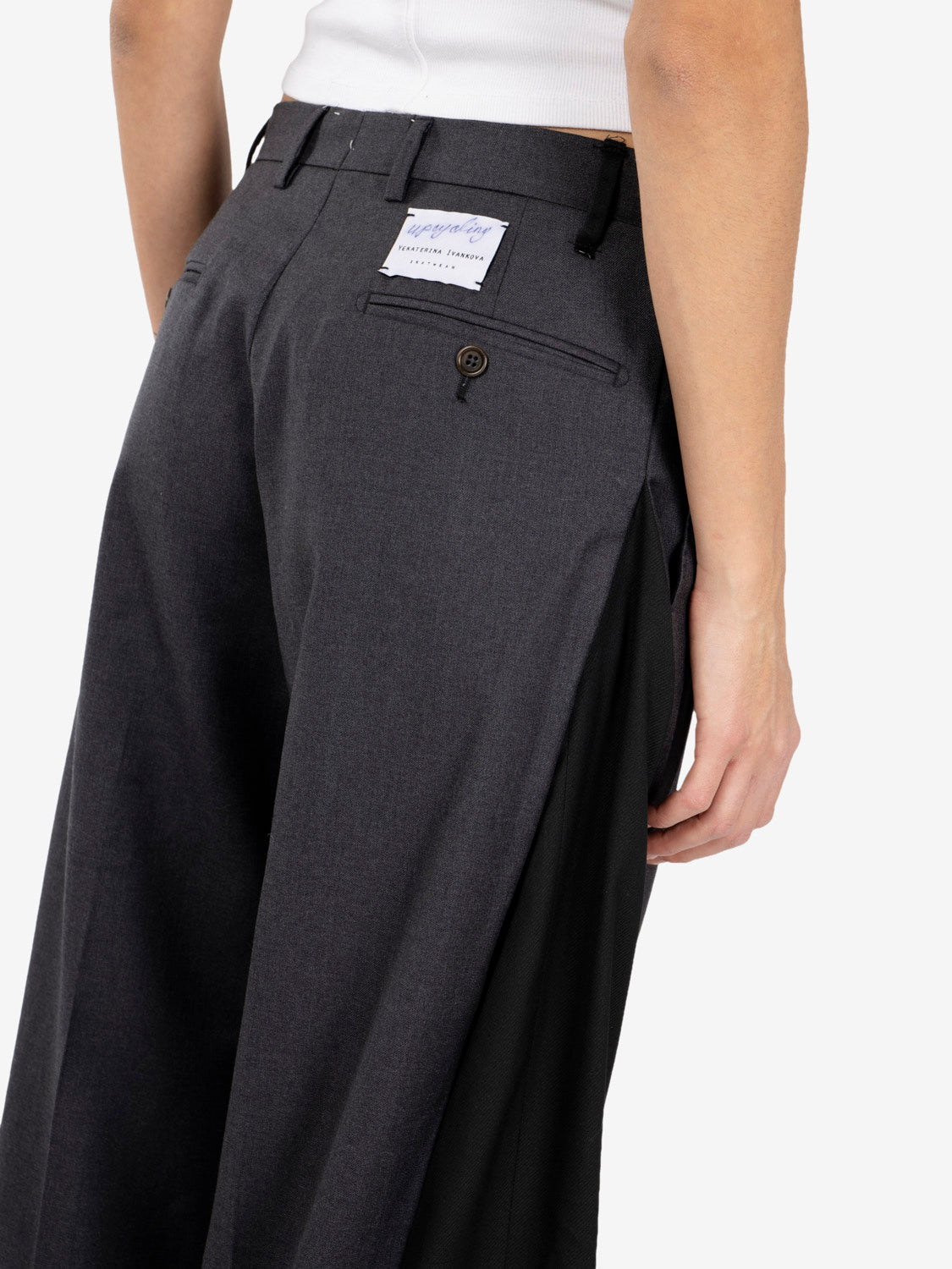 Pantaloni patchwork con pinces grigio