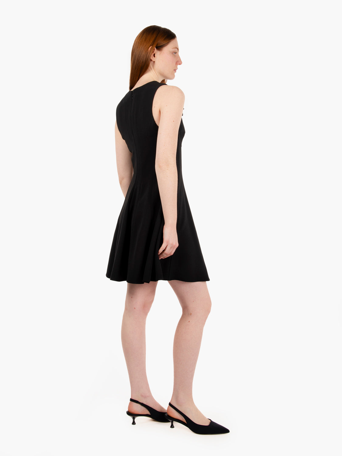 Short sleeveless crepe dress in black