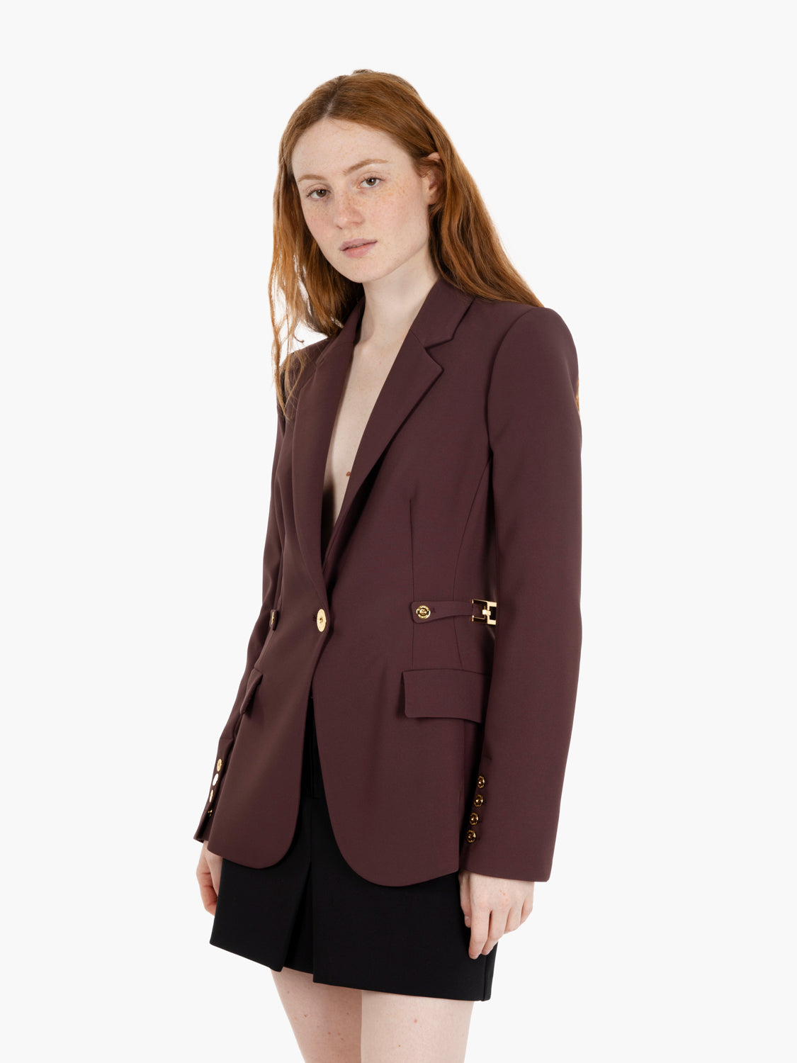 Blazer in crêpe con dettaglio gioiello merlot