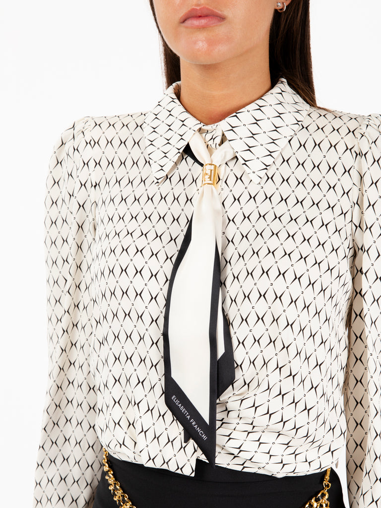 ELISABETTA FRANCHI - Camicia cropped in georgette stampata con foulard burro / nero