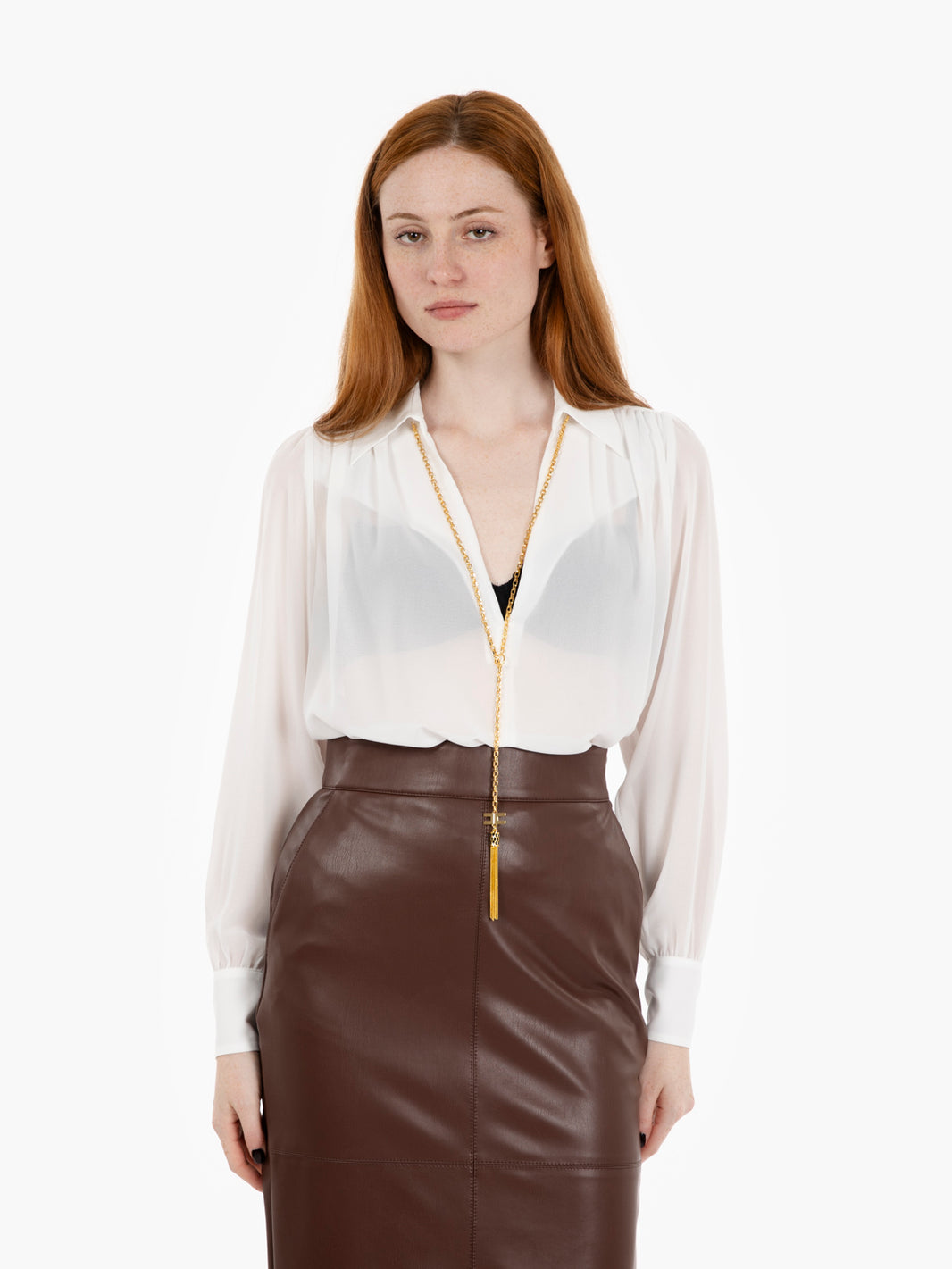 Camicia in georgette con collana avorio