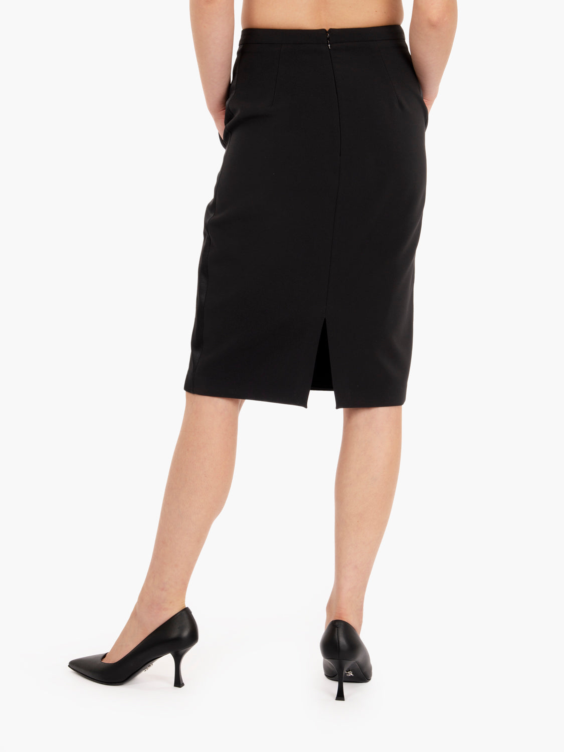 Crêpe skirt with black satin bands
