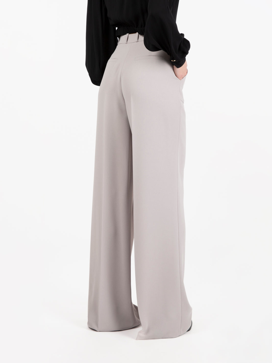 Pantalone ampio in crêpe perla