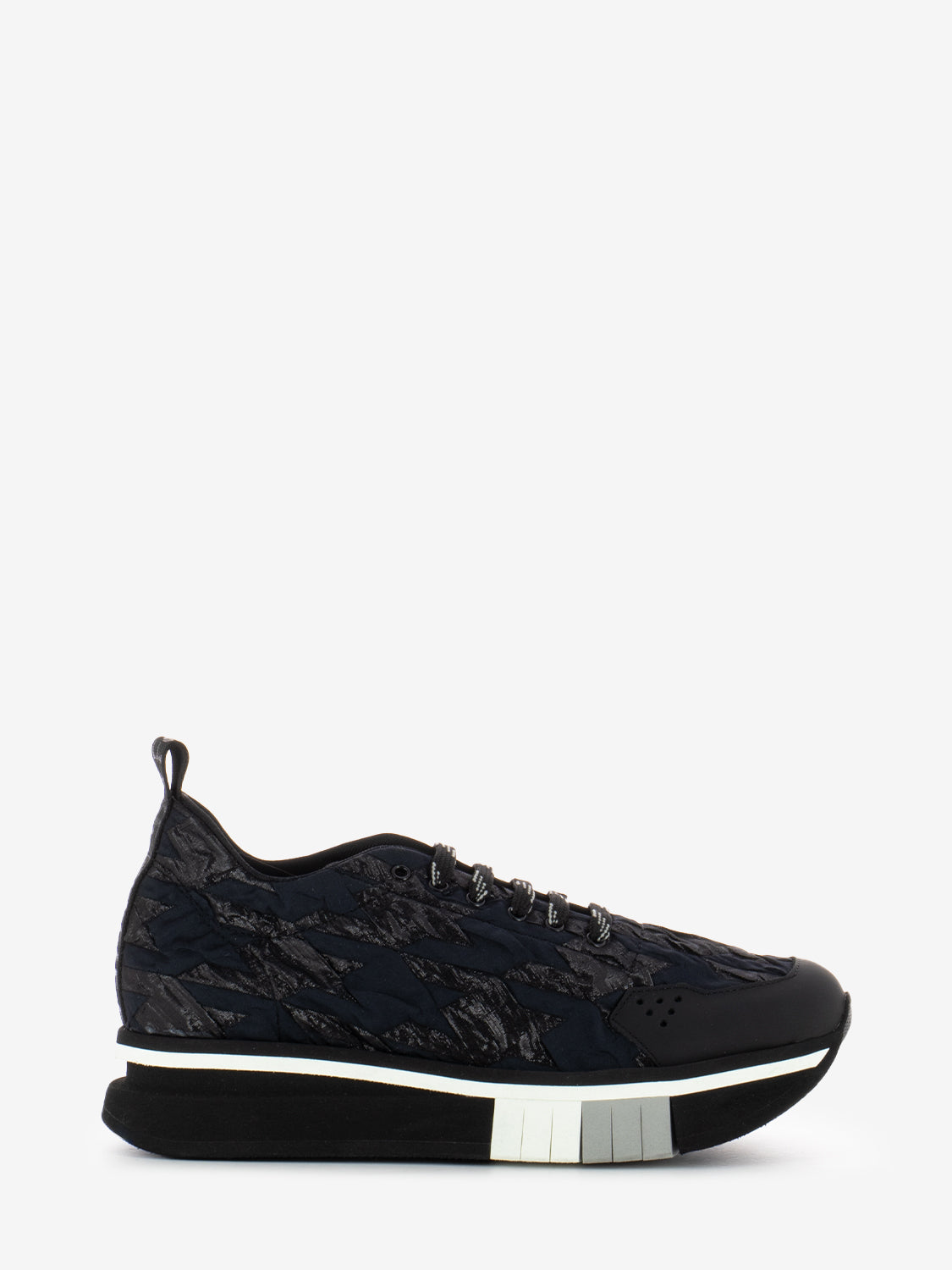 Sneakers F65 gunnar nere