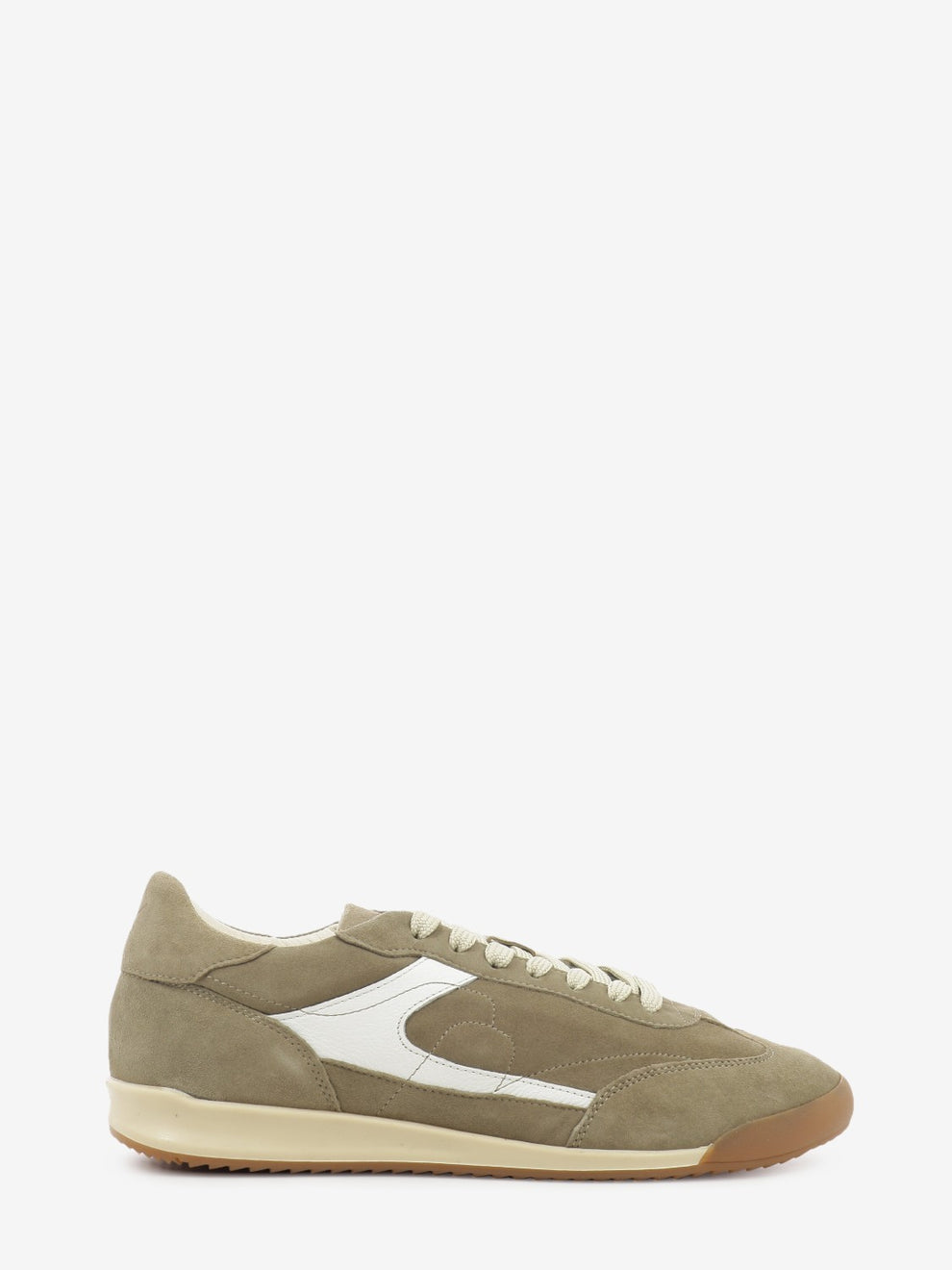 Sneakers in suede sand