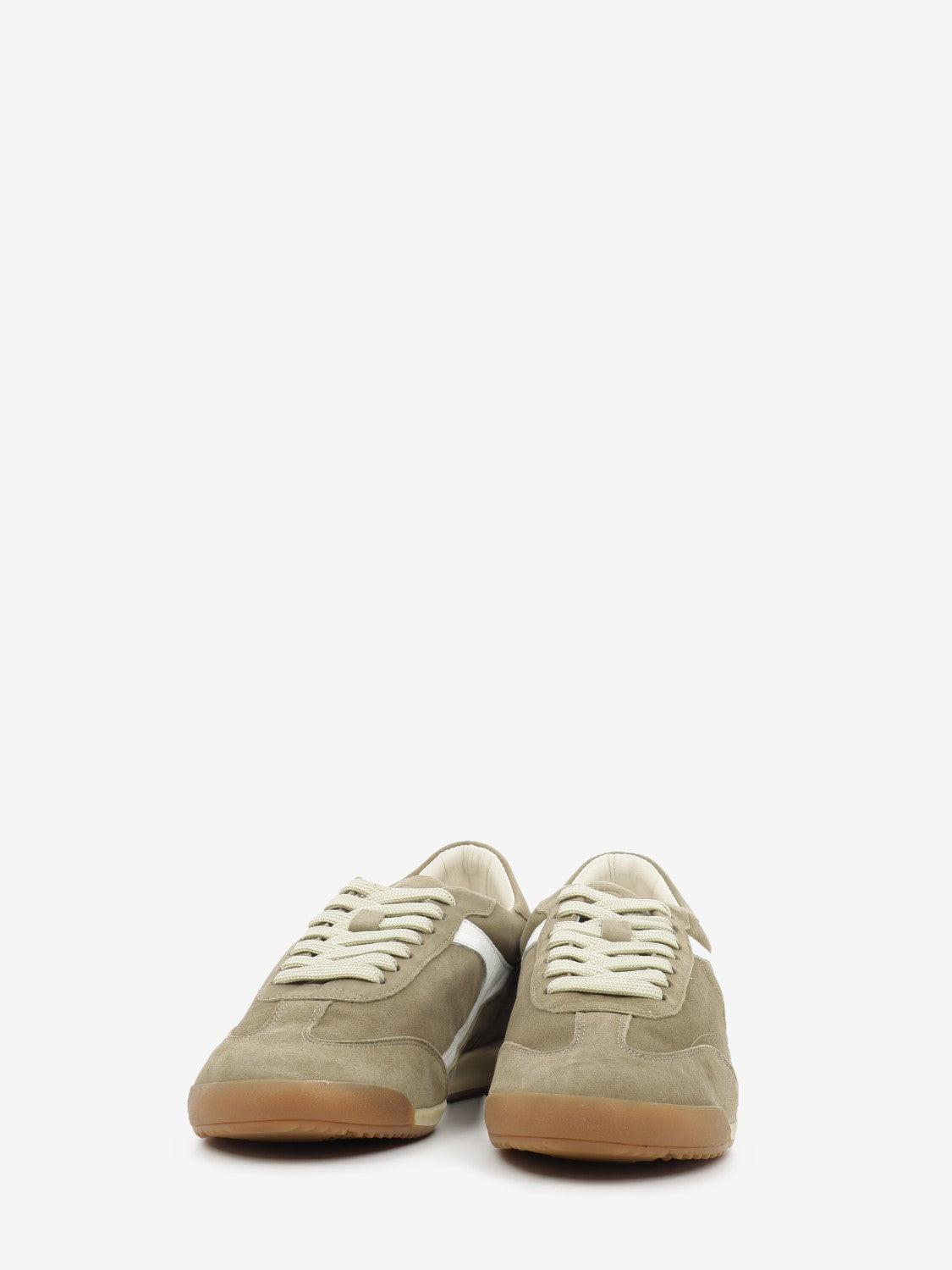 Sneakers in suede sand