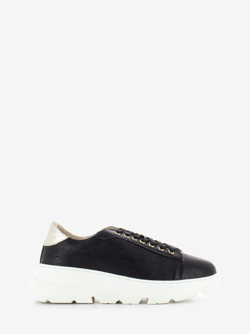Sneakers traforata in pelle nera